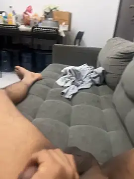 luvis69couple online show from May 4, 2026, 4:27 am