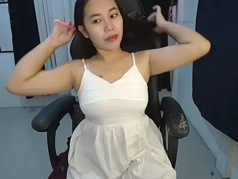Bellashoweey online show from May 4, 2026, 2:42 pm