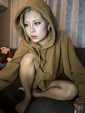 Snapshot of BADBITCHISAKI chatting on March 10, 2026, 2:32 pm BADBITCHISAKI online show from March 10, 2026, 2:32 pm