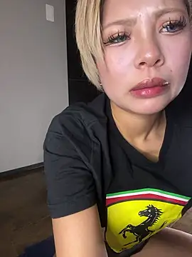 Snapshot of BADBITCHISAKI chatting on March 16, 2026, 12:42 pm BADBITCHISAKI online show from March 16, 2026, 12:42 pm