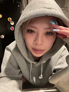 Snapshot of BADBITCHISAKI chatting on March 6, 2026, 1:06 pm BADBITCHISAKI online show from March 6, 2026, 1:06 pm