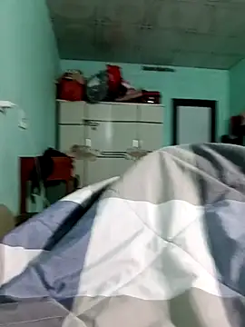 lylinhjim online show from February 1, 2026, 4:49 pm