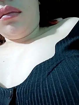 lylinhjim online show from January 15, 2026, 3:10 am