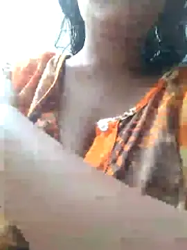 knightqueen12 online show from February 20, 2026, 10:39 am