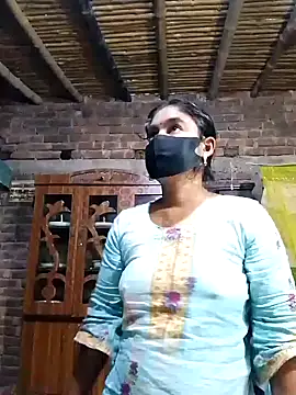 Hot Sweeti online show from April 27, 2026, 9:57 pm