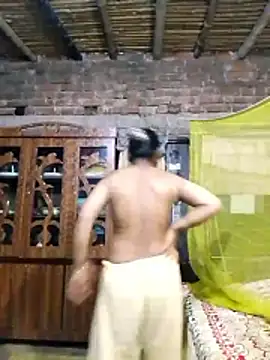 Hot Sweeti online show from May 7, 2026, 9:29 pm