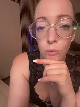 Lea-Kirsch online show from July 15, 2026, 6:53 am