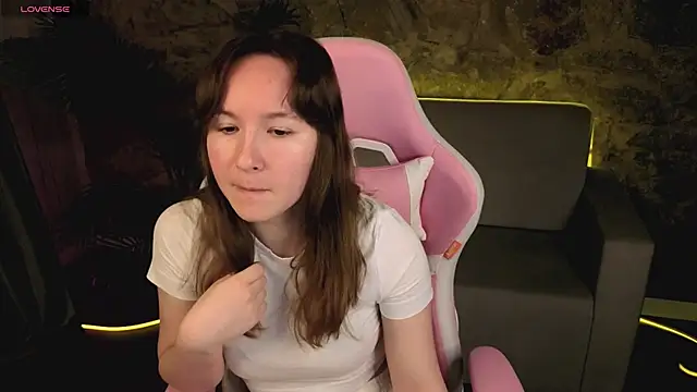 Snapshot of SindieStorm chatting on March 19, 2026, 2:11 am SindieStorm online show from March 19, 2026, 2:11 am