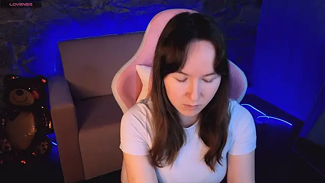 Snapshot of SindieStorm chatting on March 10, 2026, 1:42 am SindieStorm online show from March 10, 2026, 1:42 am