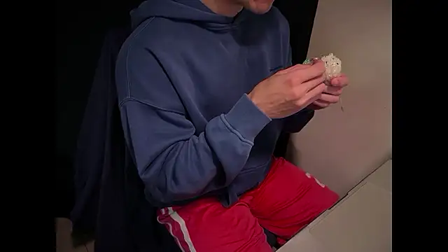 Snapshot of hao105 chatting on February 11, 2026, 2:39 pm hao105 online show from February 11, 2026, 2:39 pm