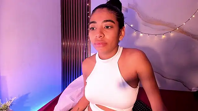 Scarlet Vixen  online show from July 31, 2026, 12:15 pm