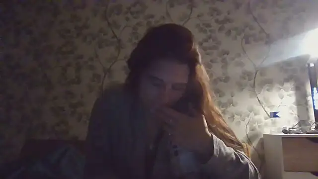 NyraLuna online show from April 21, 2026, 7:42 pm