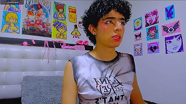 Snapshot of LuanRush_ chatting on March 22, 2026, 3:21 am LuanRush online show from March 22, 2026, 3:21 am