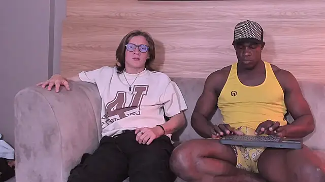 Snapshot of friendslymens chatting on March 28, 2026, 2:18 pm friendslymens online show from March 28, 2026, 2:18 pm