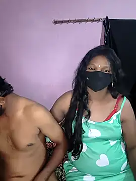 Snapshot of hotcopuleandsweet chatting on April 9, 2026, 4:24 pm hotcopuleandsweet online show from April 9, 2026, 4:24 pm