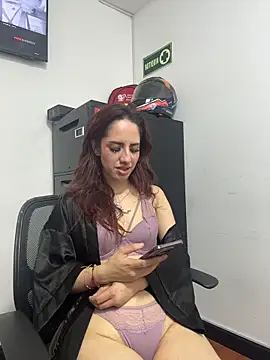 elodie rouge online show from June 11, 2026, 11:57 pm
