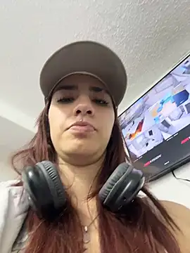 Snapshot of elodie_rouge chatting on July 6, 2026, 12:23 pm elodie rouge online show from July 6, 2026, 12:23 pm