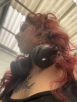 Snapshot of elodie_rouge chatting on July 8, 2026, 12:06 pm elodie rouge online show from July 8, 2026, 12:06 pm