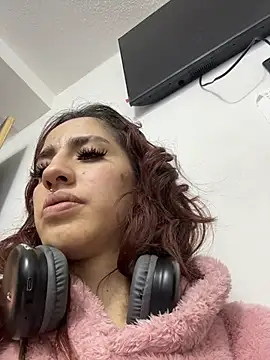 Snapshot of elodie_rouge chatting on July 10, 2026, 12:38 pm elodie rouge online show from July 10, 2026, 12:38 pm