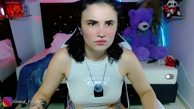 AriaDark online show from August 5, 2026, 9:09 pm
