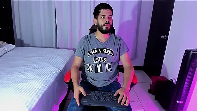 LucasBeaumont online show from February 1, 2026, 5:27 am