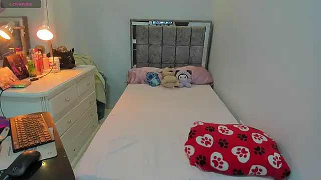 Snapshot of _Luciana_1 chatting on March 6, 2026, 11:00 pm Luciana 1 online show from March 6, 2026, 11:00 pm