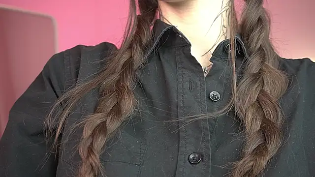 LeaMoon1 online show from January 17, 2026, 5:27 pm