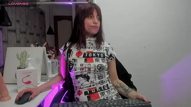 JenniQ69 online show from July 18, 2026, 8:17 pm