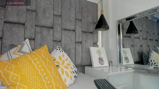 JenniQ69 online show from July 1, 2026, 8:31 pm
