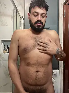 Snapshot of latinCuplex chatting on February 20, 2026, 9:44 am latinCuplex online show from February 20, 2026, 9:44 am