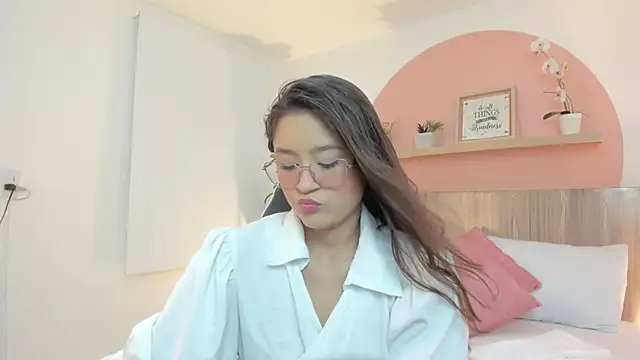 ivette swan online show from May 9, 2026, 7:06 pm