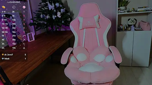 Malolly online show from February 13, 2026, 1:44 pm