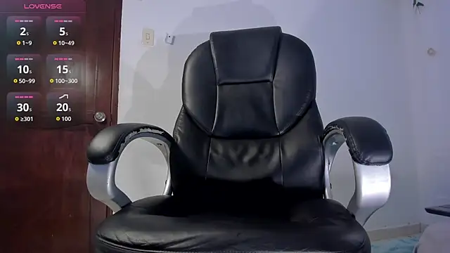 Snapshot of shooting_wilson chatting on July 28, 2026, 8:52 pm shooting wilson online show from July 28, 2026, 8:52 pm