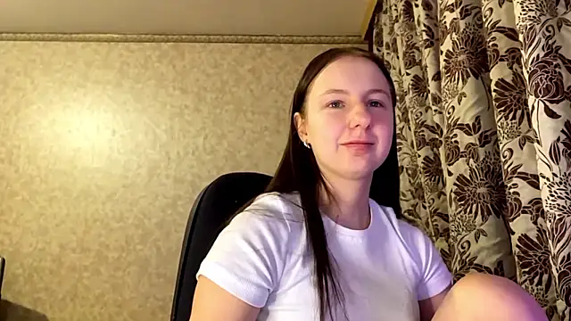 DanaRaven online show from February 2, 2026, 5:17 am