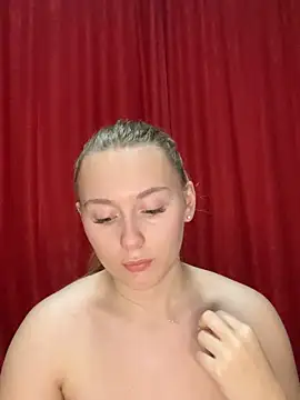 SweetSophia20 online show from February 2, 2026, 10:31 pm