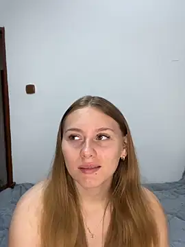 Snapshot of SweetSophia20 chatting on April 3, 2026, 12:44 pm SweetSophia20 online show from April 3, 2026, 12:44 pm