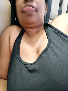 Zeyllyjhonson online show from April 28, 2026, 2:38 am