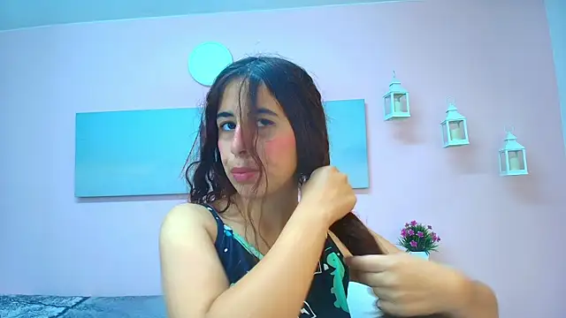 scarlett clyde online show from July 30, 2026, 12:37 pm