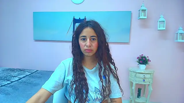 scarlett clyde online show from July 27, 2026, 12:45 pm