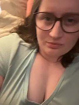 lucycomestrue online show from July 2, 2026, 1:50 am