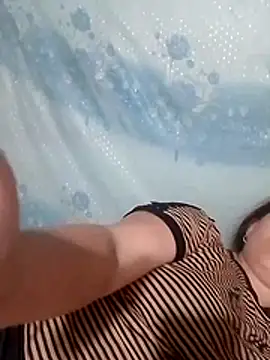 Gummiesu online show from June 20, 2026, 7:30 pm
