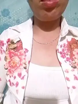 Gummiesu online show from June 12, 2026, 8:17 pm
