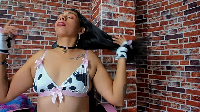 Nyraa Rose  online show from February 3, 2026, 5:38 am