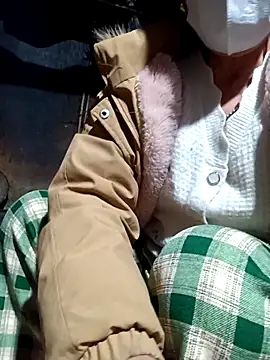 LoveShae 01 online show from February 9, 2026, 12:58 pm