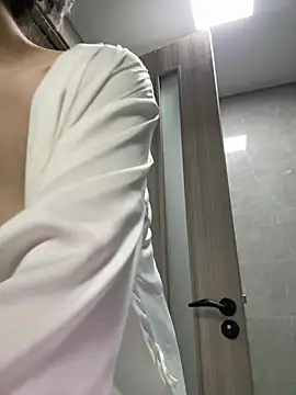 Cheating-wife online show from June 4, 2026, 1:27 pm