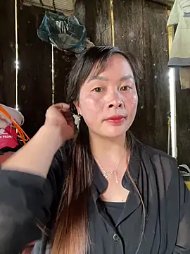 Bling sexy online show from May 4, 2026, 4:38 am
