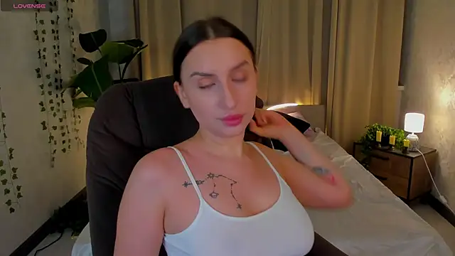 Snapshot of Celine_Coello chatting on March 20, 2026, 4:02 am Celine Coello online show from March 20, 2026, 4:02 am