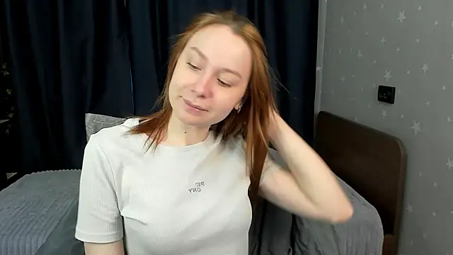 Lola Raivis  online show from February 3, 2026, 4:10 am