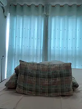 ruanruan05 online show from February 28, 2026, 2:00 am