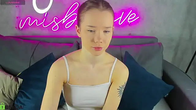 Nicole Vasquez online show from April 21, 2026, 1:07 am